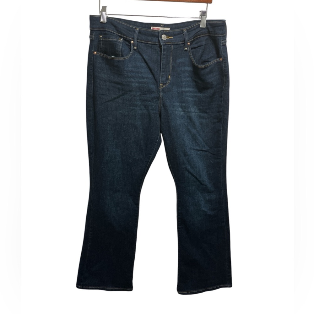 Levi's Bootcut Jeans